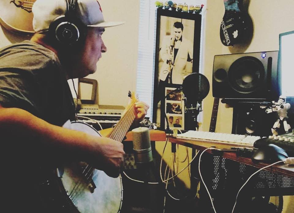 Desde los 18 años, Juan H Treviño descubrió la pasión de escribir sus propias canciones, mismas que comenzaron a circular entre agrupaciones tejanas y hasta la fecha se ha convertido en un compositor cotizado por agrupaciones como Michael Salgado, Sólido, David Lee Garza y los Musicales, Pegasso y Los Palominos, entre otros.