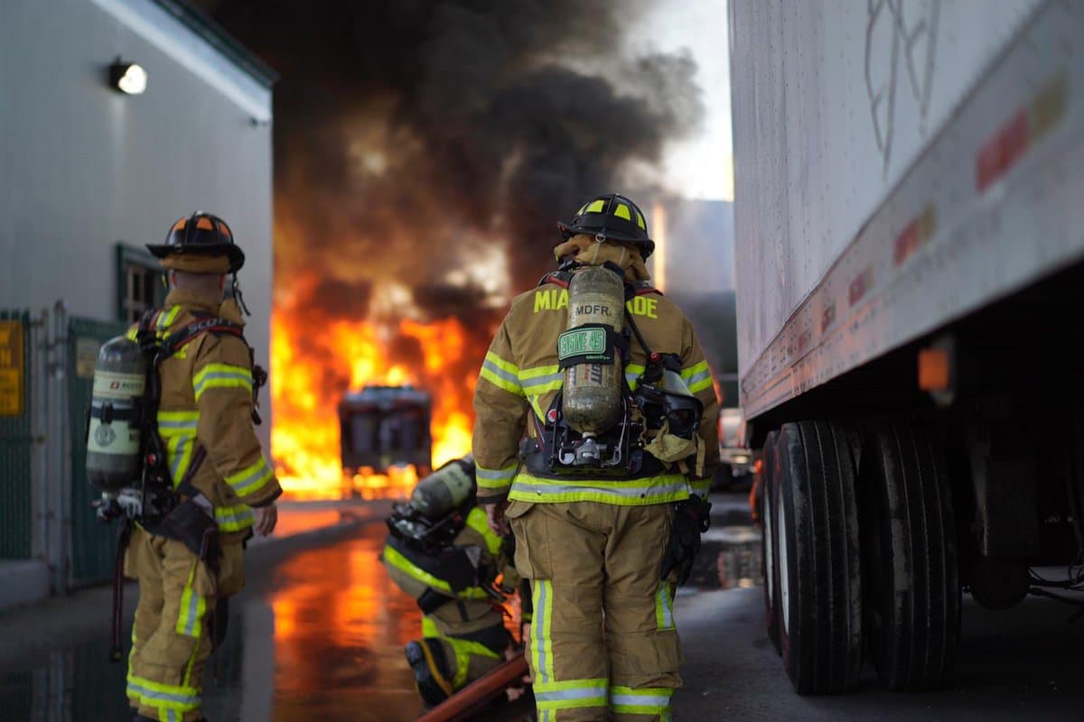 “Nunca hemos tenido un inconveniente de este tipo y estamos muy apenados por los inconvenientes que hemos causado a los vecinos”, dijo Jorge Vicente, dueño de la compañía EMC.