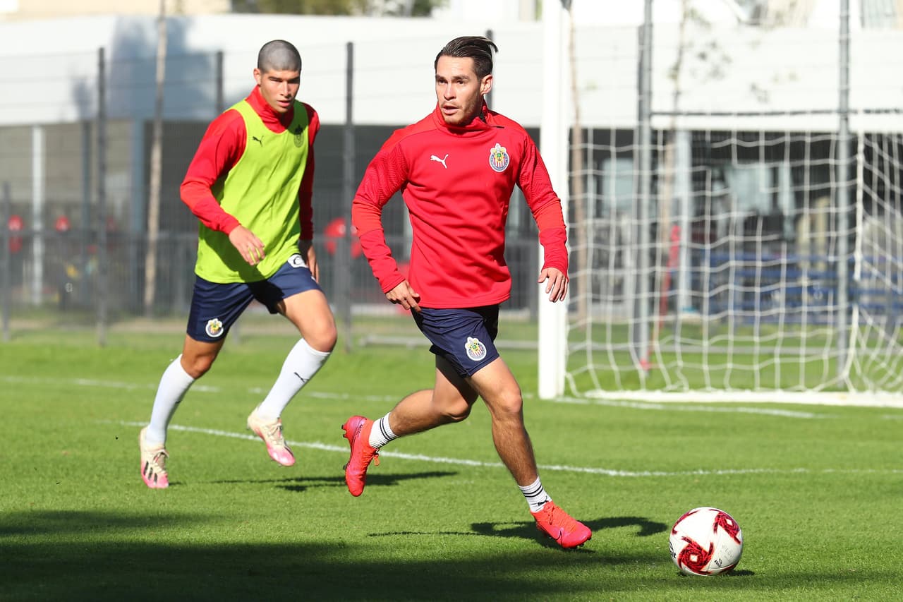 Las Chivas del Guadalajara se preparan con fuertes entrenamientos en Verde Valle para su primera fecha del torneo Guard1anes 2021, que será este viernes a las 19:30 ante el equipo de Puebla en el Estadio Cuauhtémoc.