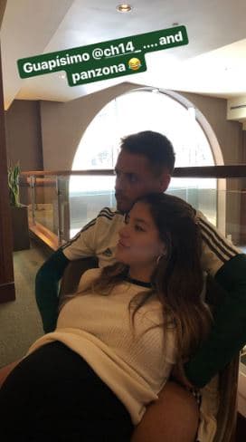 Aunado a la espera del primer hijo para ambos, Sarah y el 'Chicharito' confirmaron el pasado 22 de marzo que ya se casaron.