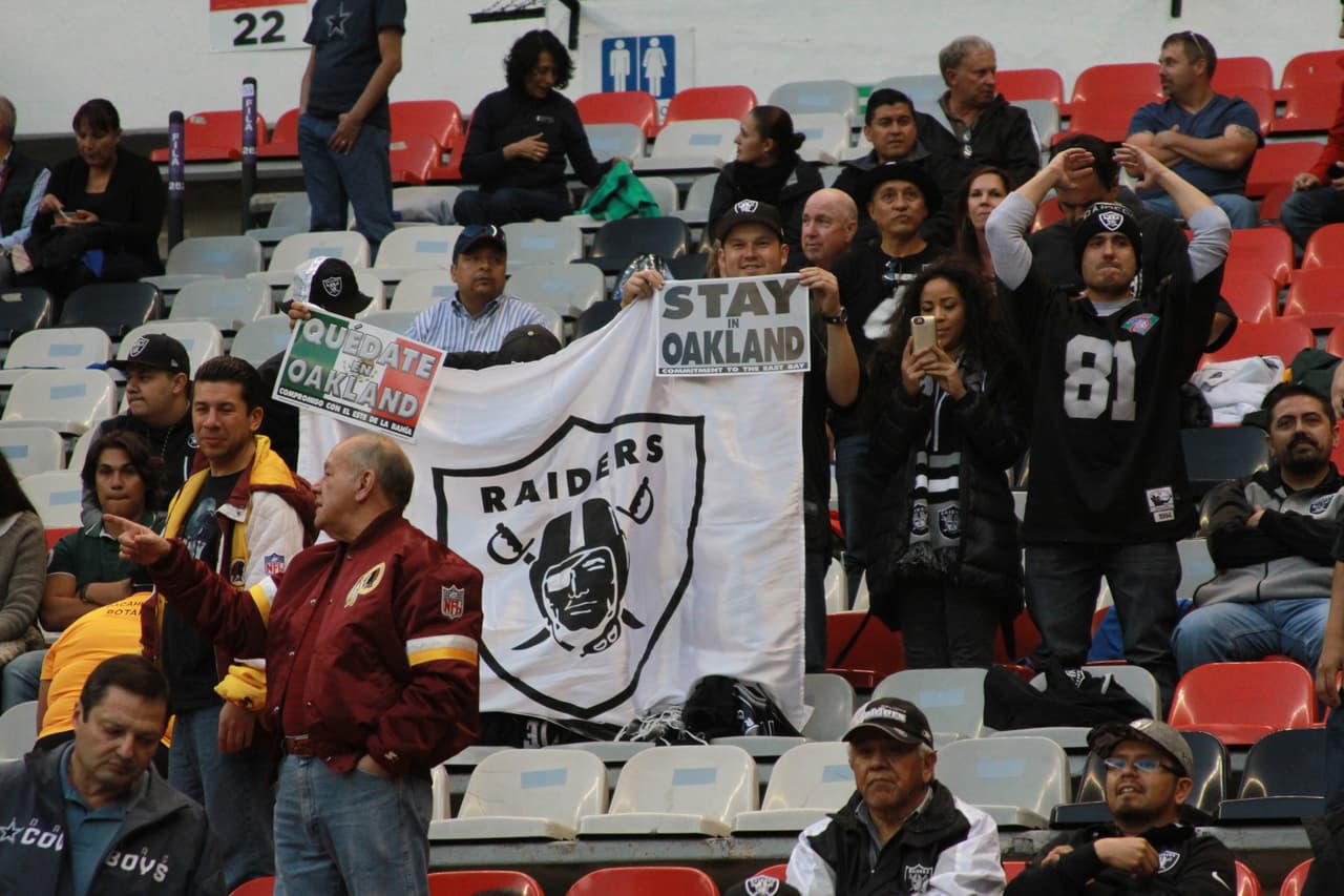 Miles de aficionados y apasionados de la NFL se dieron cita en el estadio Azteca para presenciar el duelo de Monday Night entre Raiders y Texans.