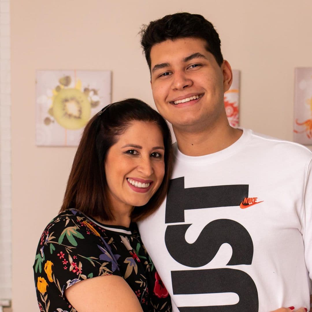 Elyangelica está orgullosa de su primogénito José, quien recientemente se graduó de 'highschool'.