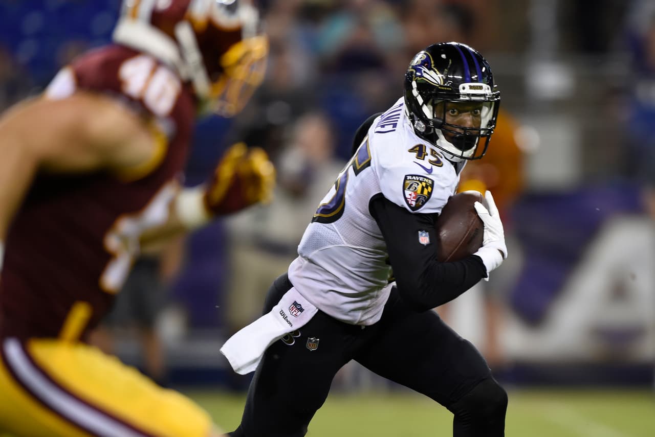 Christopher Ezeala, jugador alemán, firmó con los Baltimore Ravens. Jugó cinco partidos de pretemporada 2018 y cuatro en 2019, sin embargo no logró llegar al primer equipo. Sigue formando parte de los equipos de prácticas.