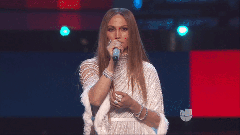 Después, ella dedicó unas lindas palabras en las que habló de él con términos como "Él no es una persona del año. es una persona para toda la vida".