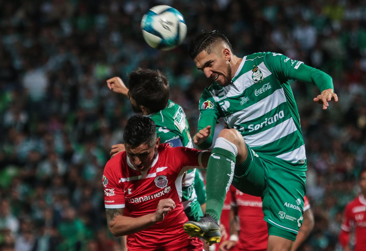 El ataque de Toluca fue prácticamente nulo y Santos Laguna se encargo de dominar el trámite en el segundo tiempo con la ventaja a su favor.