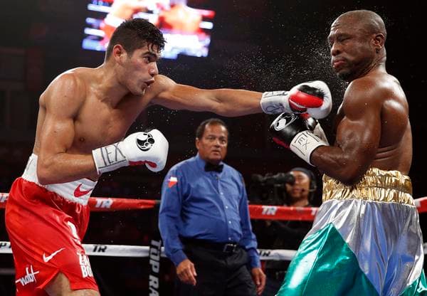 Gilberto ‘Zurdo’ Ramírez ganó sin problemas a Derek Edwards