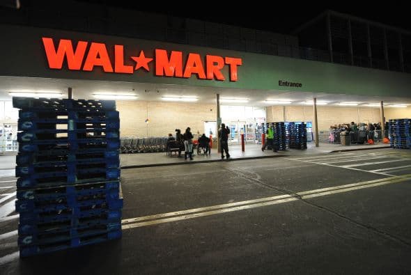 CRÉDITO: Los compradores pueden recibir cero intereses si pagan por completo en seis meses cualquier artículo que compren cualquier día de noviembre y diciembre de 2011. No se requiere ninguna cantidad mínima en dólares.