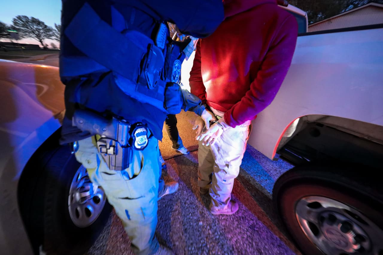 Liberan a tres hispanos que estaban en centro de inmigración en Virginia, afirman que ICE lo detuvo de manera ilegal 