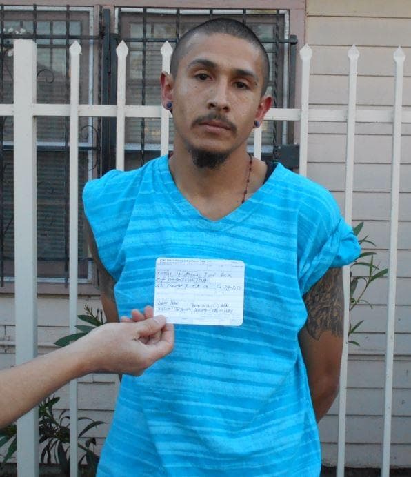 <a href="https://www.dea.gov/fugitives/josue-eliud-morales" target="_blank">Josue Eliud Morales</a>, de 32 años. También conocido como "Morales", es buscado por conspiración para distribuir y poseer con intención de distribuir sustancias controladas. Fue localizado por última vez en una dirección en Long Beach, CA.