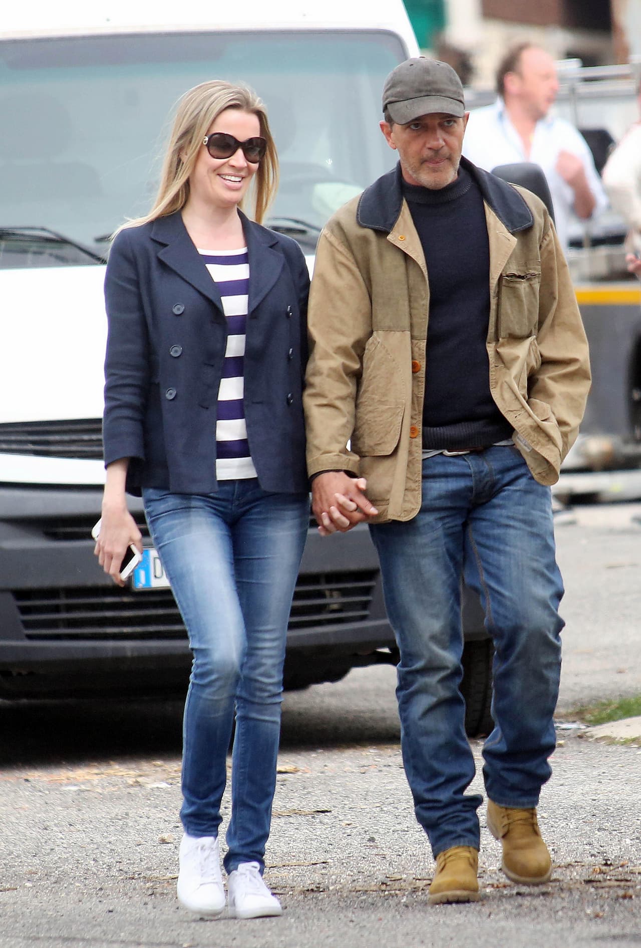 Nicole llegó al set a darle su cariño al español.