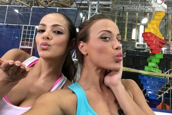 ¡Pero qué besotes se repartieron en esta novena temporada de Nuestra Belleza Latina! Algunos muy tiernos y muestras de gran cariño y otros tan intensos, que desbordaron tremenda pasión. ¿Quieren ver este exquisito repertorio?