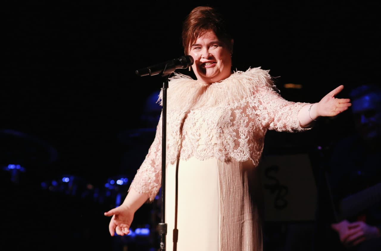 Susan Boyle es una cantante británica que se dio a conocer por un concurso de talento en el que sorprendió a todos ya que aunque es una mujer mayor, cuando cantó 'I Dreamed a Dream' del musical 'Los Miserables', dejó a todos con la boca abierta.