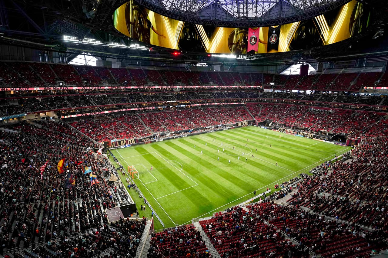 El Mercedes-Benz Stadium lució imponente en el encuentro entre 'las Cinco Bandas' y Sporting Kansas City.
<br>