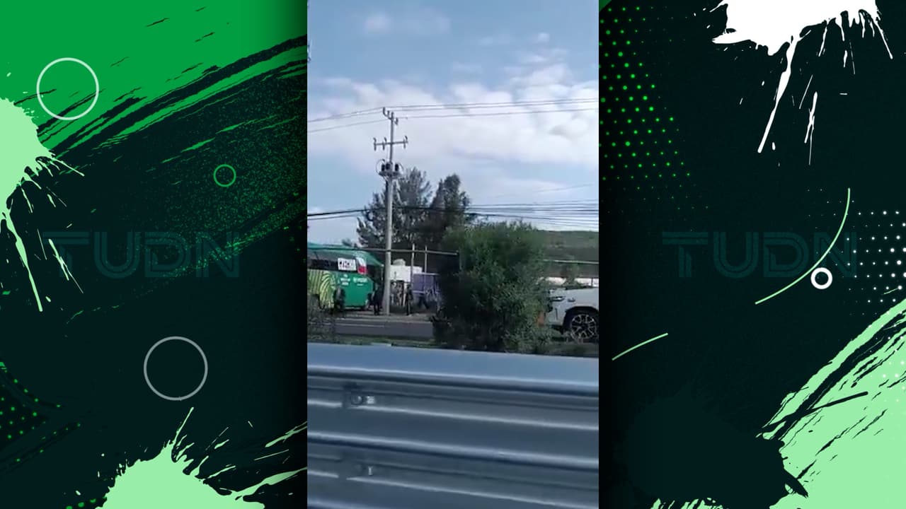 Autobús de República Checa se atasca y obliga al equipo a caminar en Zapopan