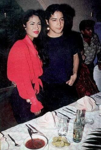 A pesar de ello, siguieron viéndose a escondidas hasta que decidieron casarse en secreto el 2 de abril de 1992.