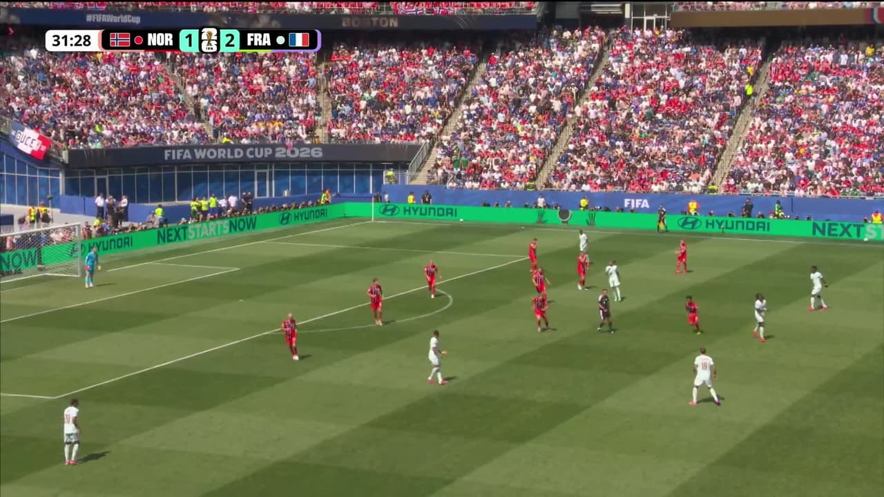 ¡GOL!  anota para Francia. Ousmane Dembélé