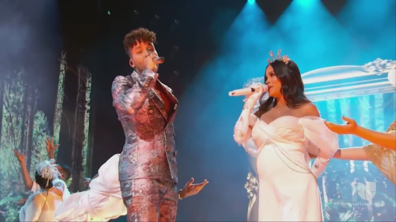 Finalmente celebró: "Hoy, en frente de todos ustedes, esta barriguita de seis meses".