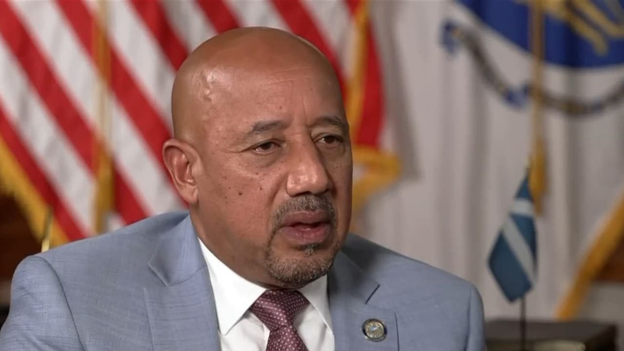 Del sector de la construcción a alcalde: La inspiradora historia del dominicano Brian Depeña en los 250 años de EEUU