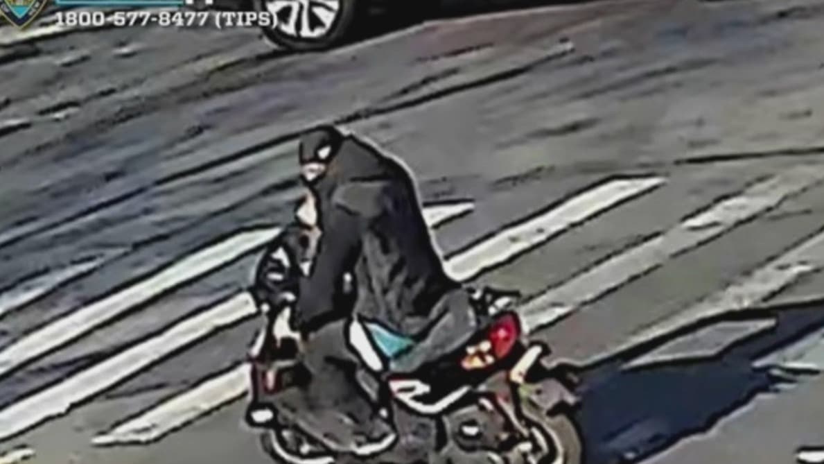 Buscan a sospechosos de ola de robos en motoneta en El Bronx