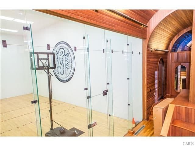 La mansión cuesta cerca de 67 mil dólares mensuales para mantenerla como es debido.