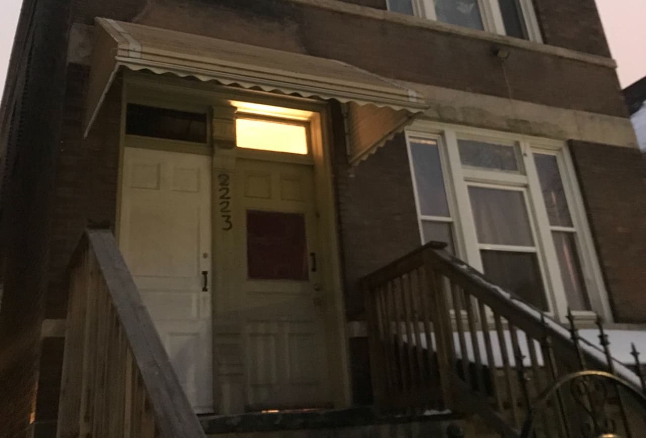 Un hombre mordió a dos oficiales de la policía cuando respondían a disturbio doméstico