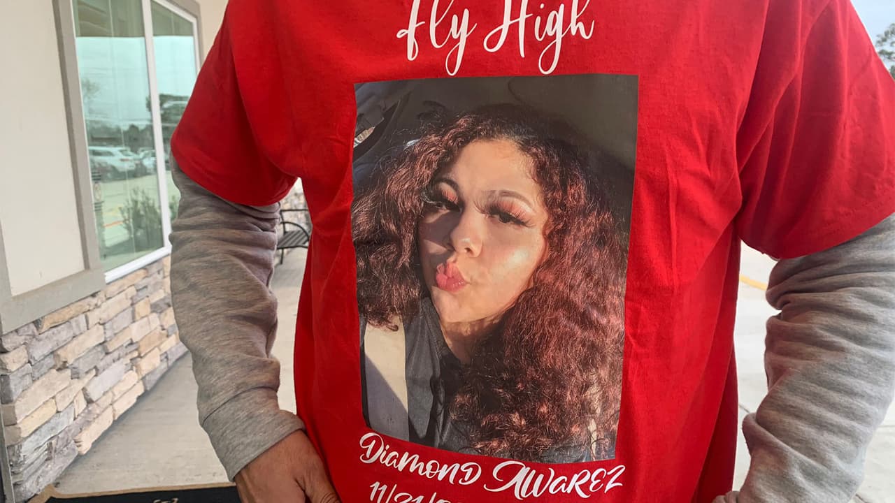 DeLeón es acusado de matar a
<a href="https://www.univision.com/temas/diamond-alvarez">Diamond Álvarez</a>, de 16, quien recibió 22 balazos el 11 de enero en un vecindario al suroeste de Houston.