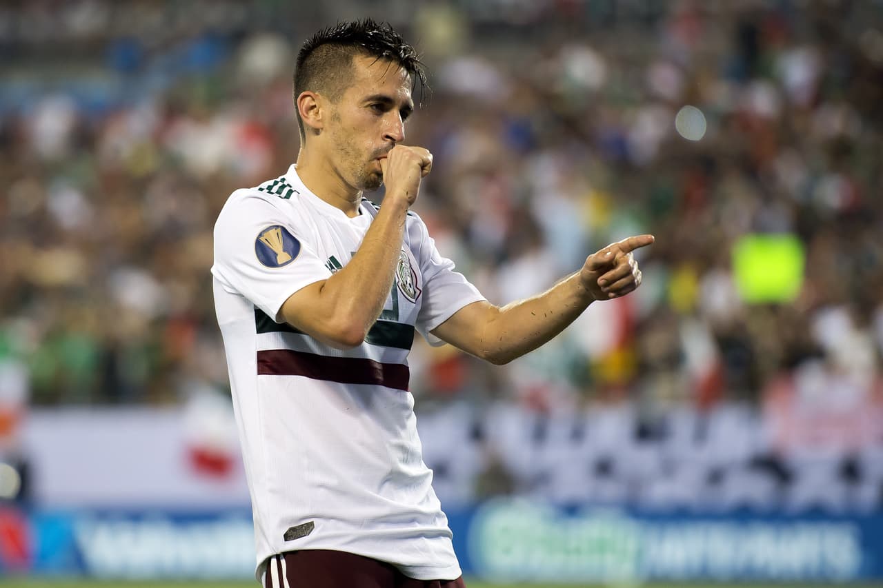 Fernando Navarro l Defensa l León