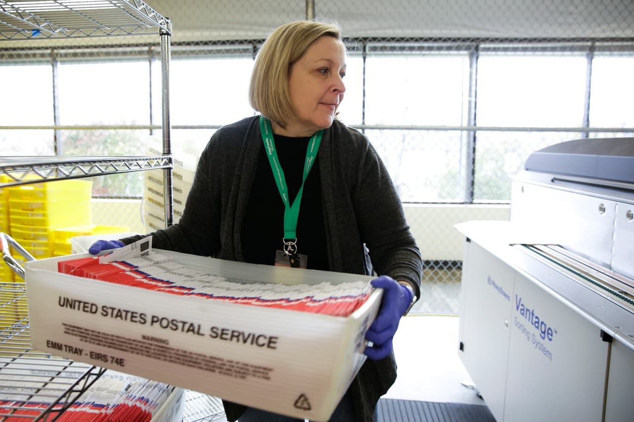 Demócratas 'textearán' a votantes de Florida para que se inscriban al voto por correo 