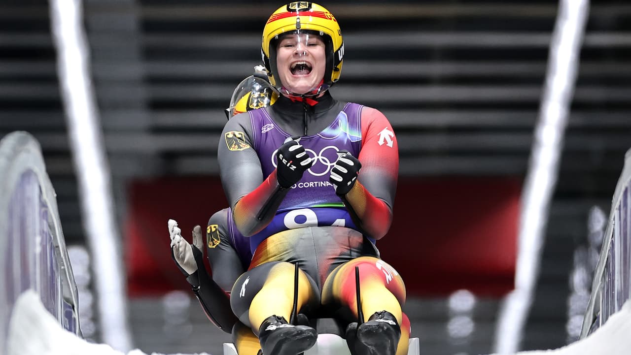 Alemania rompe récord de pista en luge y se queda con el oro en equipos mixtos