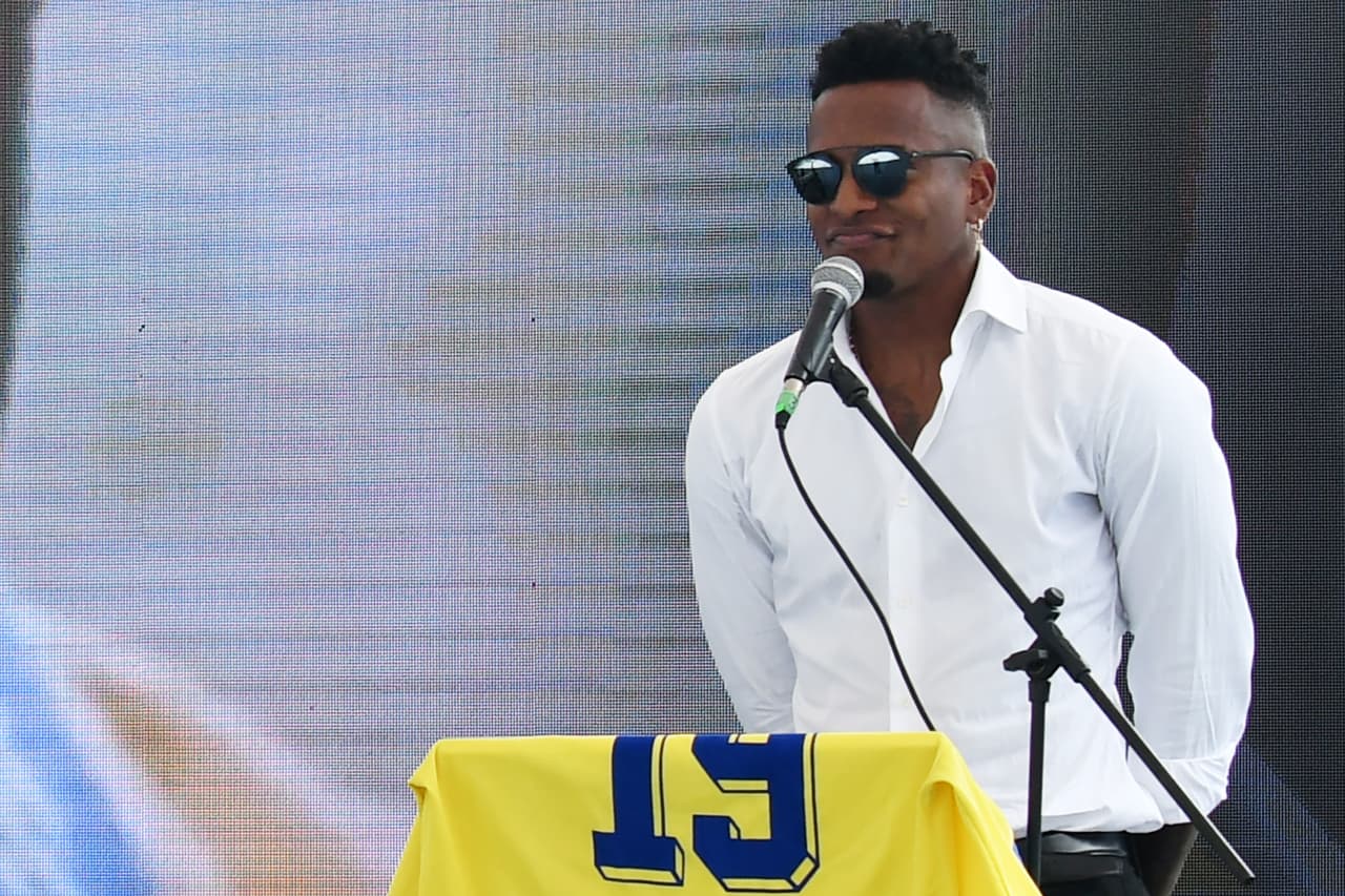 Familiares, amigos, exjugadores y aficionados le dieron el último adiós a Freddy Rincón en el Estadio Pascual Guerrero de Cali.