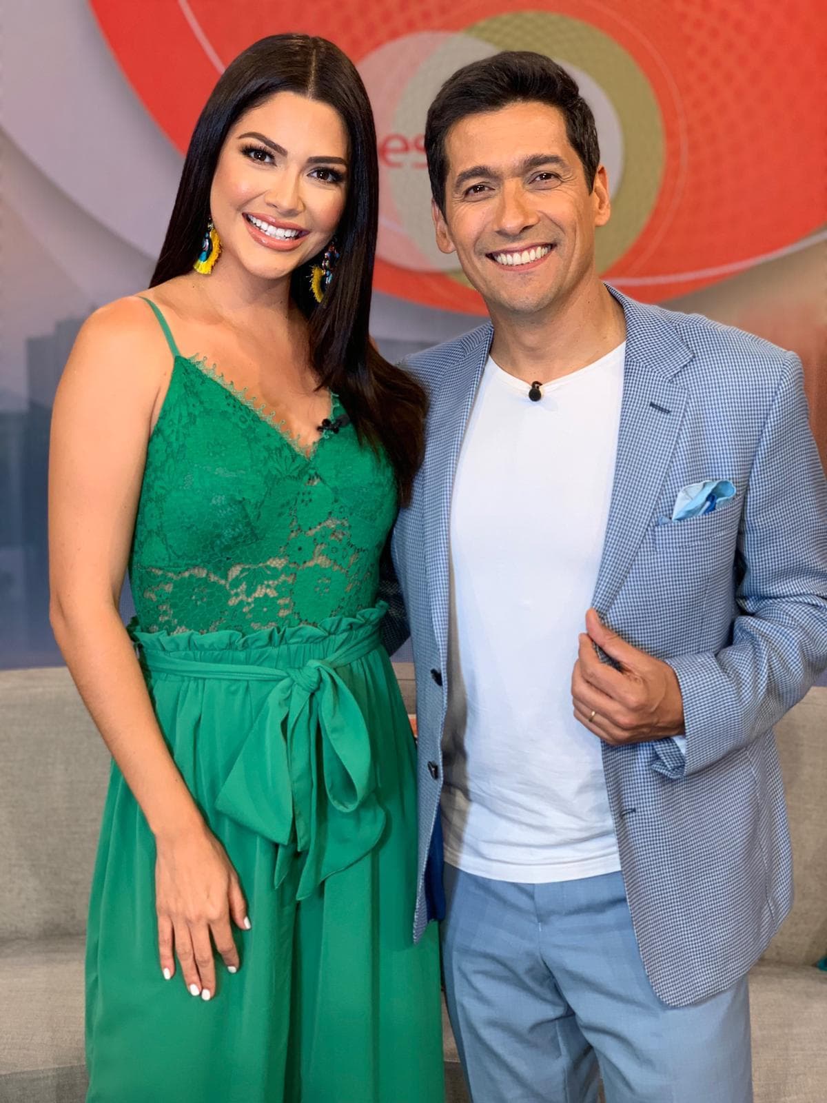 La conductora detalló el saltó que dará en su carrera compartiendo el video de cuando dio la noticia en Despierta América, asimismo, redactó un mensaje: "Inicia una nueva etapa en mi vida. Muy pronto comienza Enamorándonos un show dedicado 100% al amor Rafael Araneda y su servidora los esperamos muy pronto en un programa en vivo de lunes a viernes por UniMás".