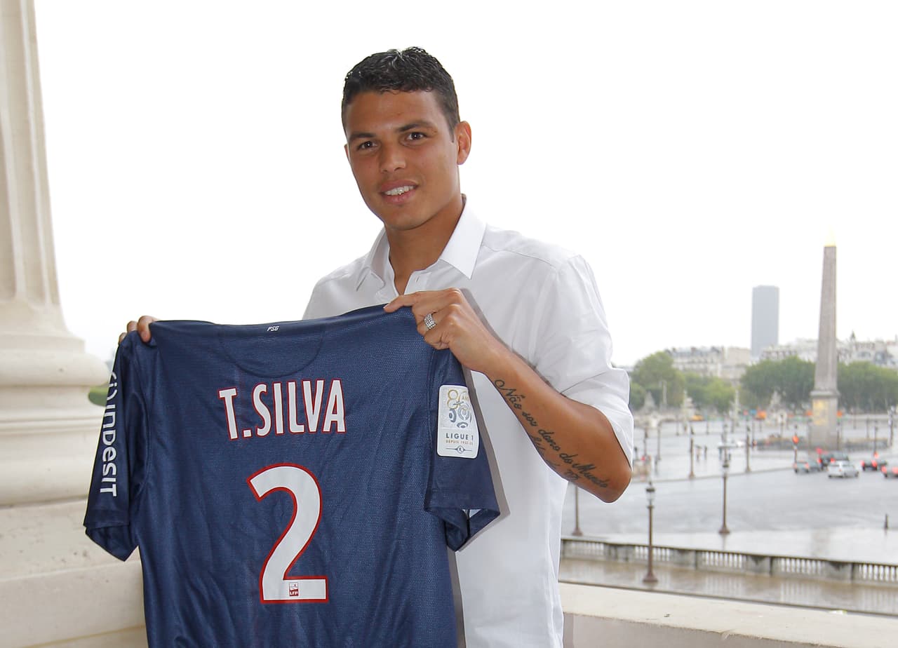 <b> Thiago Silva (2012-2013)</b>
<br>Club de procedencia: Milan
<br>Destino: PSG
<br>Costo: 42 MDE (millones de euros)