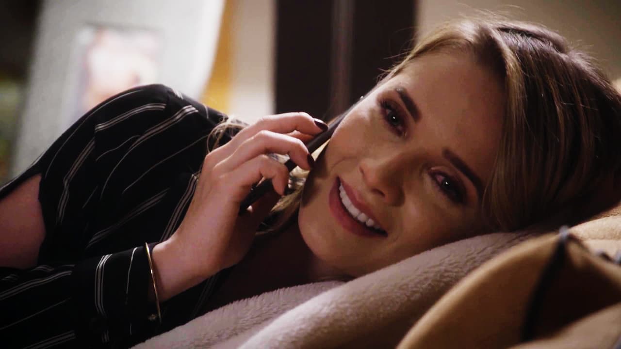 Sofía llamó desesperada a Ricardo tras una crisis de su mamá. Con tiernas palabras y todo su cariño, él la calmó y le brindó todo su apoyo a pesar de no estar a su lado.