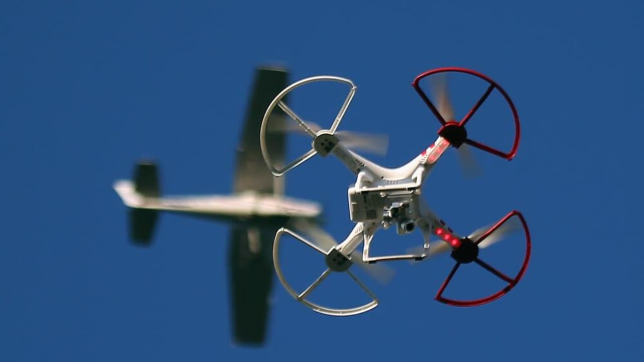 Tres personas enfrentan cargos federales por volar drones en zonas prohibidas del Mundial de Fútbol en Houston