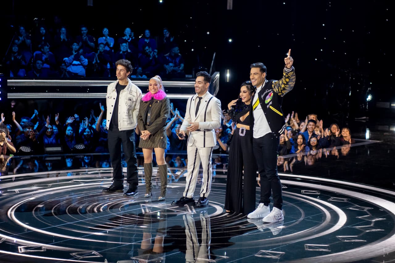 Juanpa Zurita, Yuri, Martha Higareda y Carlos Rivera listos para demostrar que son todos unos conocedores de la cultura pop y que están capacitados para adivinar a las celebridades de los siete nuevos personajes de este programa.