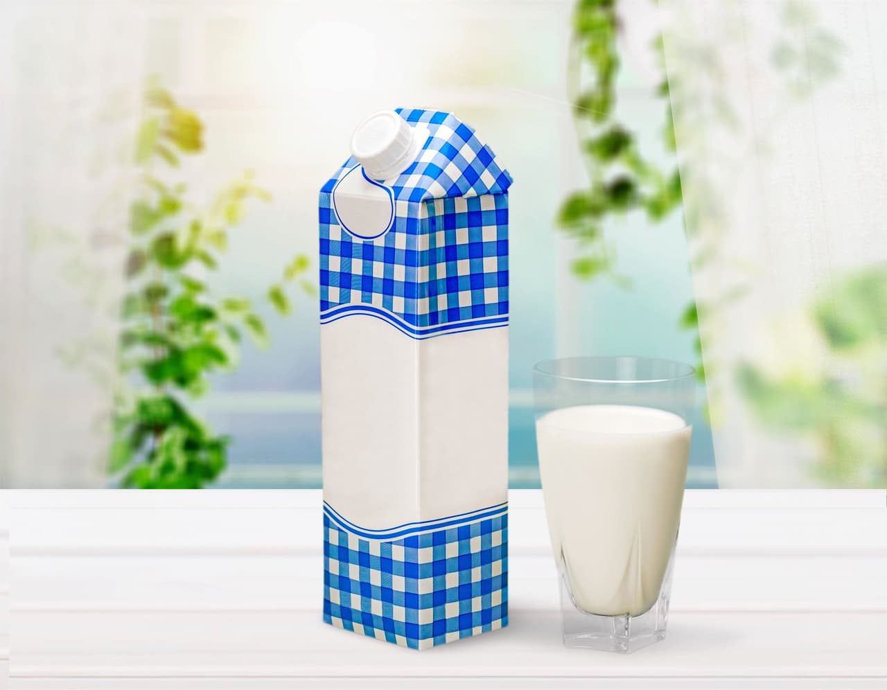 <b>3. Leche.</b> Además de aliviar el dolor, la leche ayudará a darle mayor humectación a tu piel.