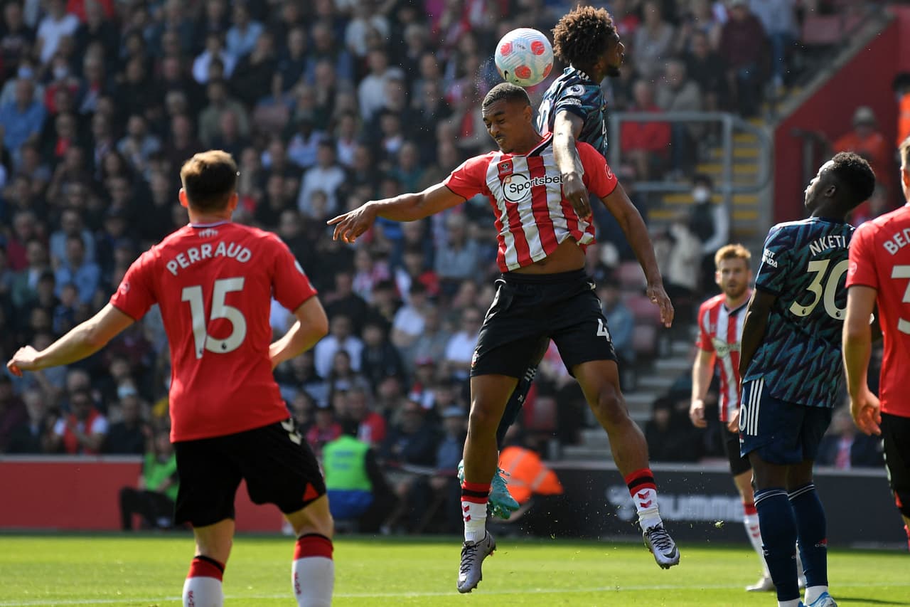 Southampton sorprendió 1-0 al Arsenal con gol de Jan Bednarek en la Jornada 33.