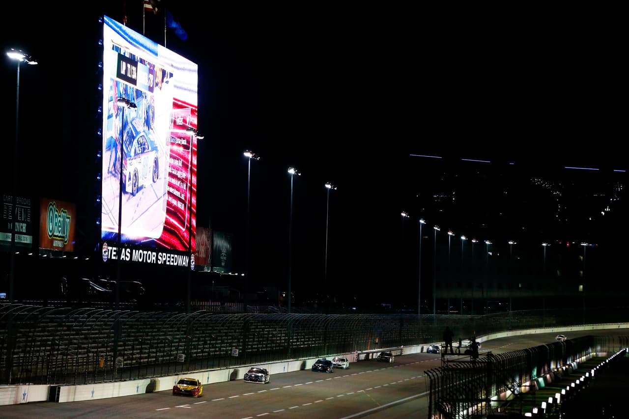 Emociones a más de 200 millas por hora en el Texas Motor Speedway