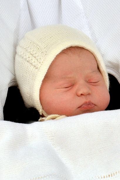 ¿Será porque la belleza de la princesita no le permite pestañear ni un sólo instante?