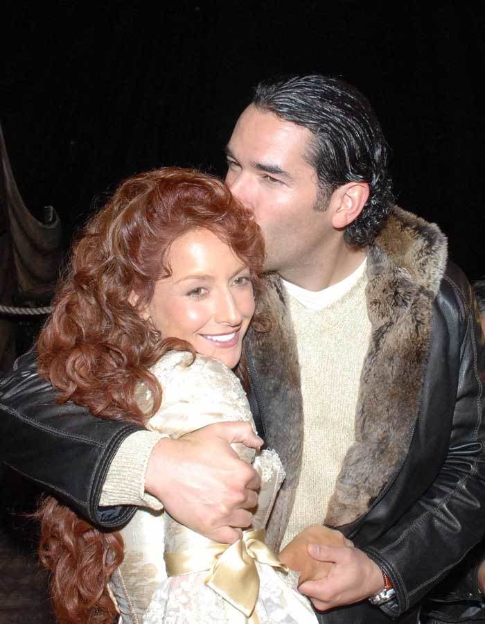 Pero su matrimonio terminó porque él se enamoró de su pareja en la telenovela "Velo de Novia", Susana González.