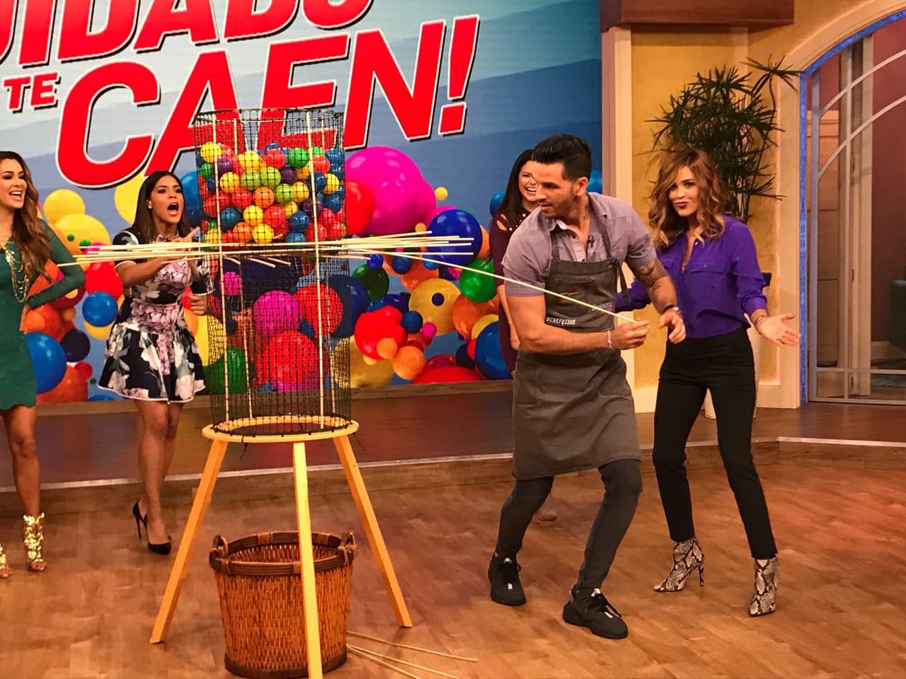 ¿Qué tal el estilo del chef Jesús? Hasta parece que es todo un experto.