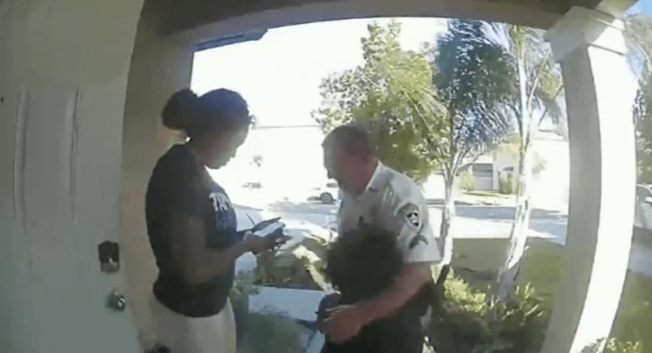 "Sólo quería un abrazo": niño de Florida llama al 911 por una conmovedora solicitud