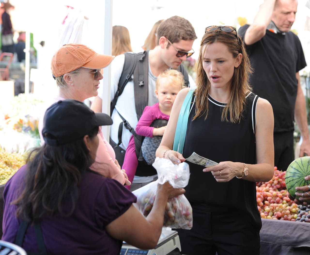 Haciendo algunas compras.