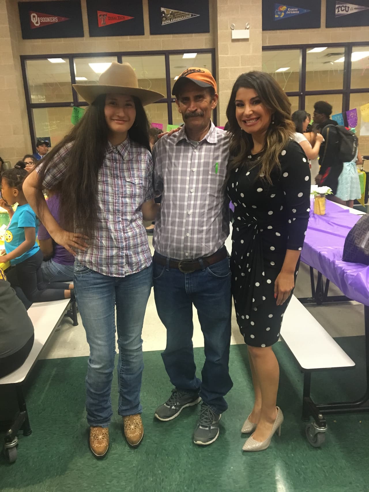 El festival incluyó música, baile, comida y mariachi.