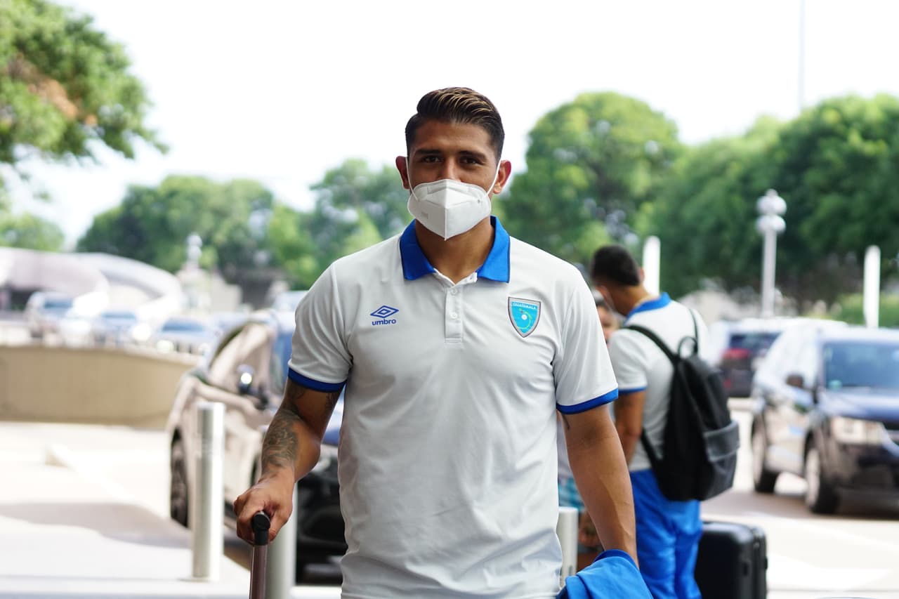 Tras el sorpresivo abandonó de Curazao por contagios de coronavirus, el combinado de Guatemala ya está en Dallas para jugar este domingo ante El Salvador por el Grupo A de la Copa Oro 2021.