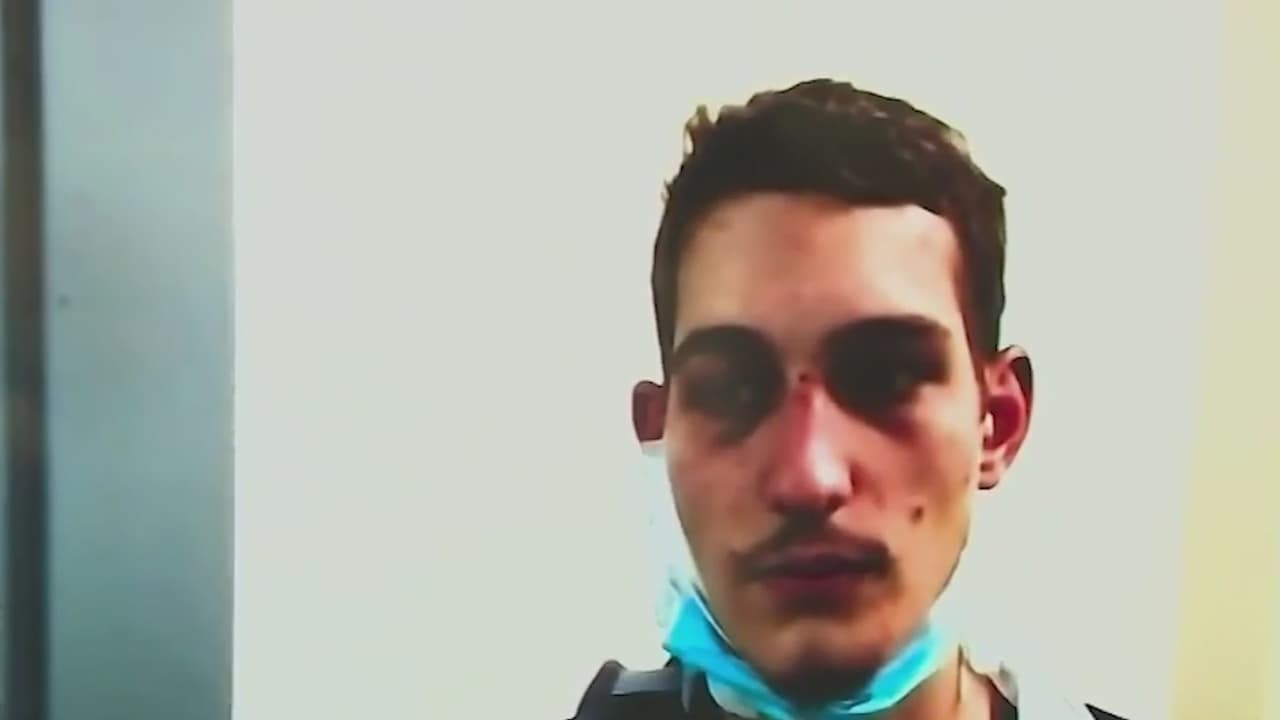 El sujeto está relacionado con el apuñalamiento de un oficial en Sandy Springs y es hermano de un hombre acusado de matar a un policía en una parada de autobuses cerca del Pentágono.