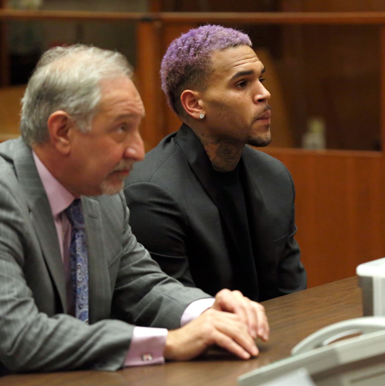 Chris Brown: El popular rapero ha debido ingresar varias veces a rehabilitación por manejo de ira, violencia y adicciones.