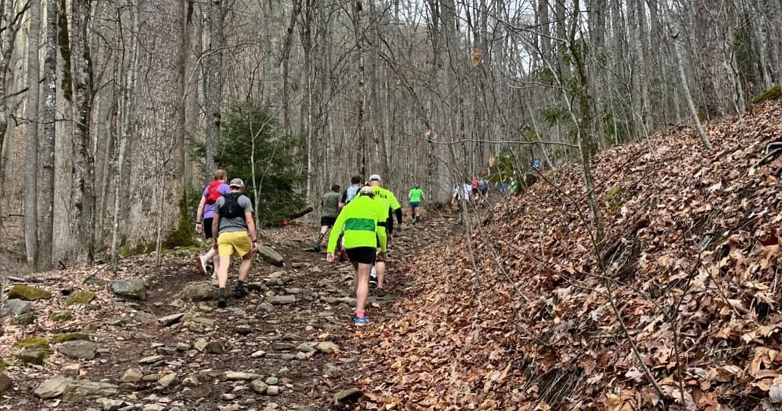 <b>Pinnacle Park (Sylva)</b>
<br>
<b>Sitio web</b>: 
<a href="https://sylvapolice.org/pinnacle-park/">https://sylvapolice.org/pinnacle-park/</a> 
<br>
<a href="https://maps.app.goo.gl/bXscyM3rMvsuoKig8"><b>Cómo llegar </b></a>
<br>
<br>Pinnacle Park de Sylva es conocido por la desafiante caminata de ida y vuelta de 7 millas a lo largo del West Fork Trail, pero hay mucho más para explorar.