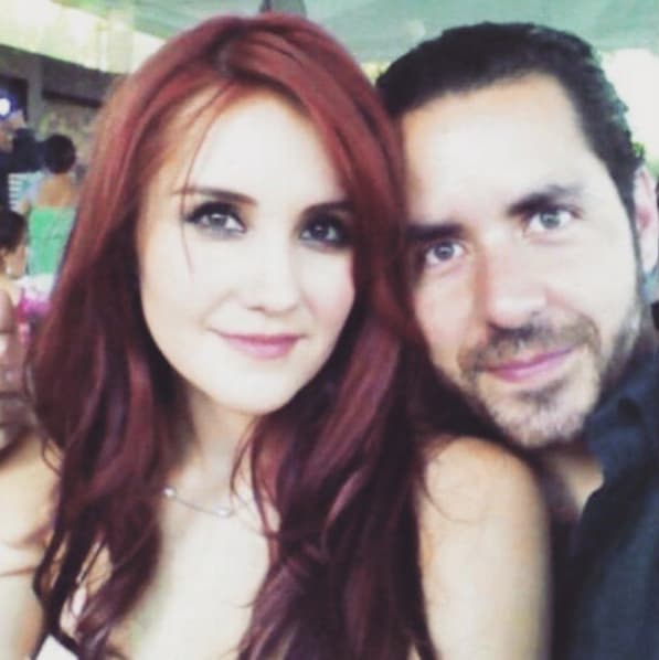 Hace un mes, la misma revista señaló que la pareja ya compartía departamento y vivían en unión libre después de encontrarlos comprando muebles.