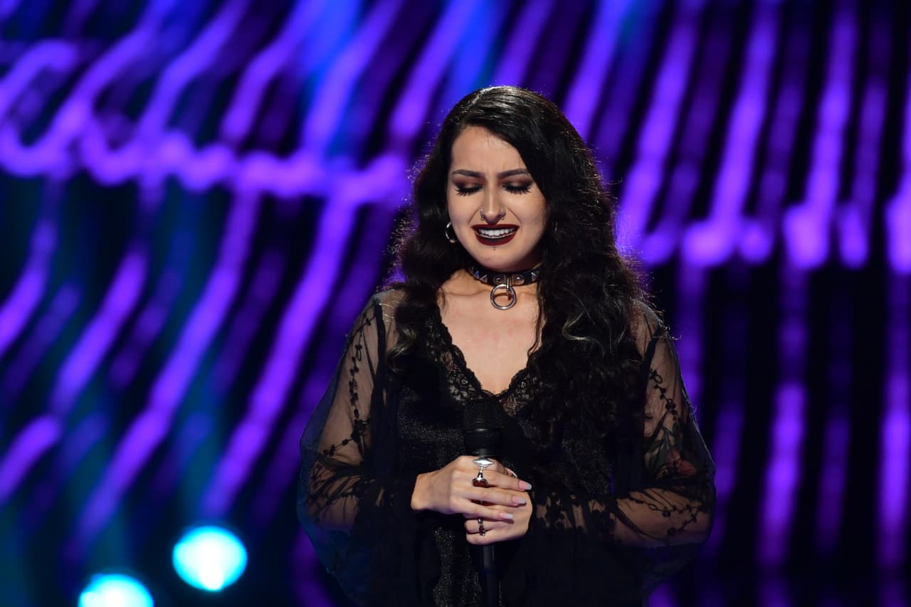 Una vez que Italia terminó su canción, tocó el turno de escuchar a los jueces. Lamentablemente, ellos no terminaron convencidos del todo con su talento.